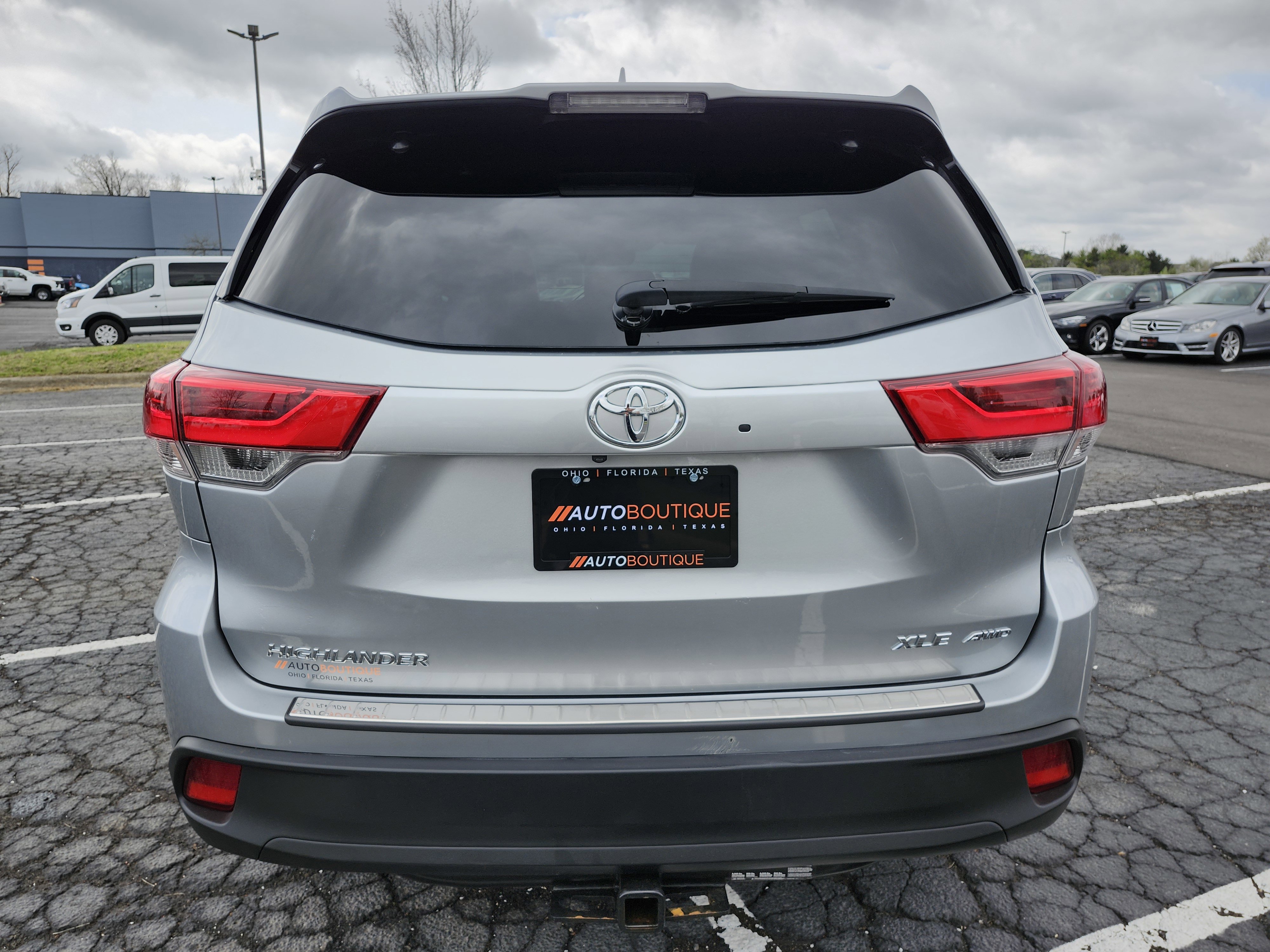 Used 2017 Toyota Highlander XLE image 17