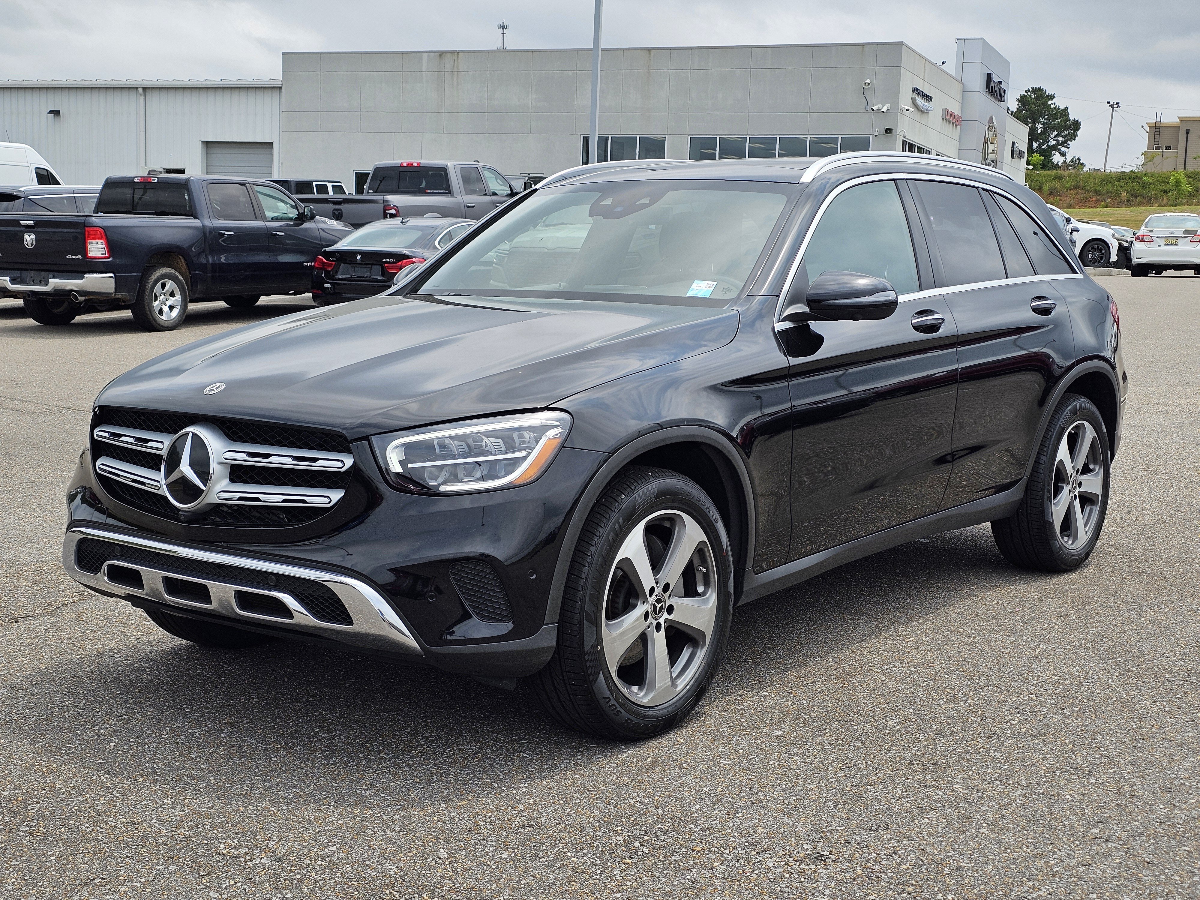 Used 2021 Mercedes-Benz GLC 300 4MATIC image 1