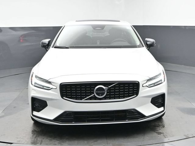 Used 2025 Volvo S60 B5 Plus FWD image 2