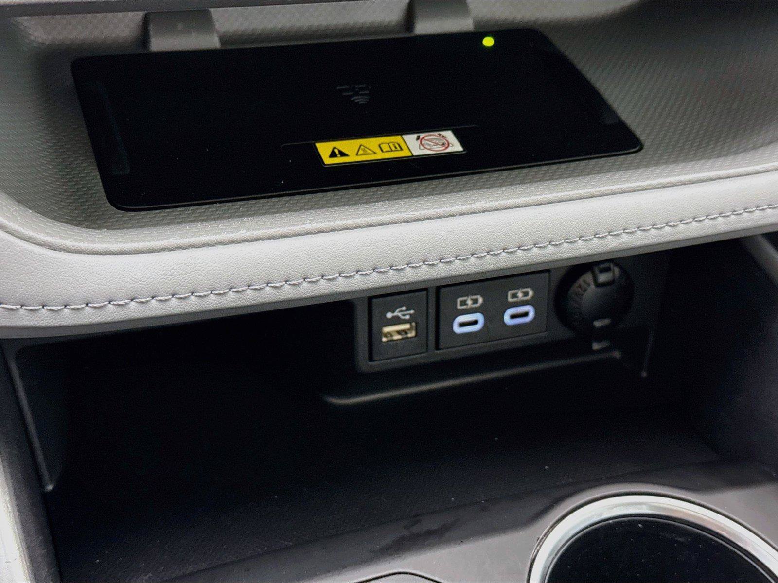 Used 2023 Toyota Highlander XLE FWD image 29