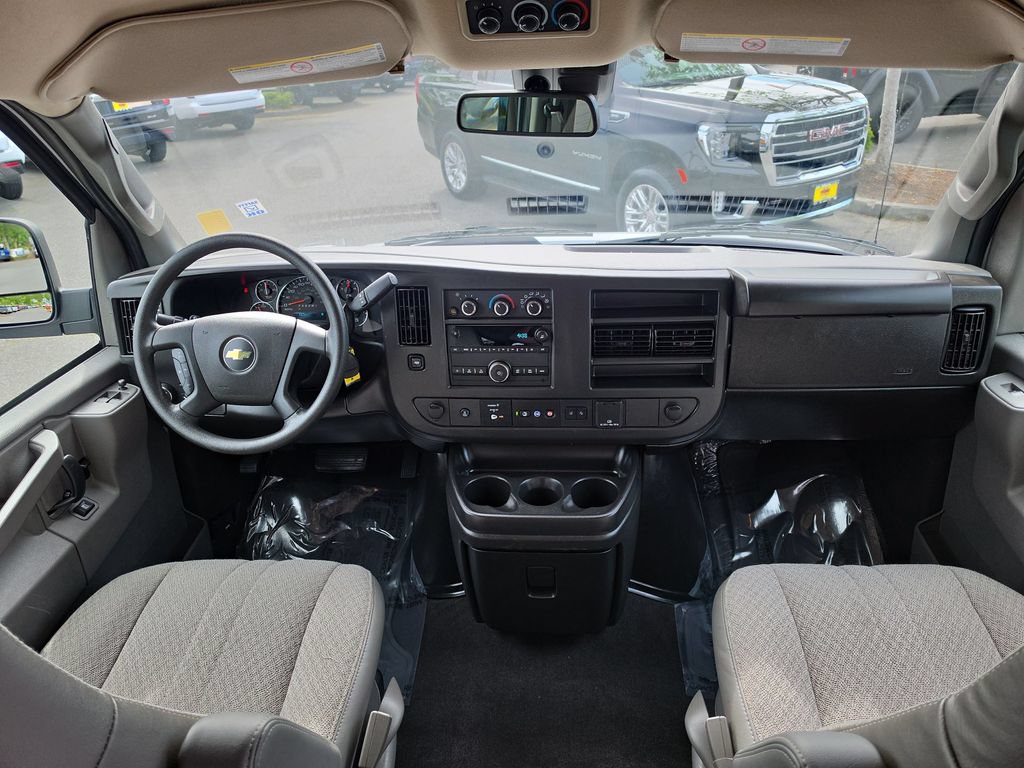 Certified 2025 Chevrolet Express 3500 LT w/ LT Preferred Equipment Group RWD image 21