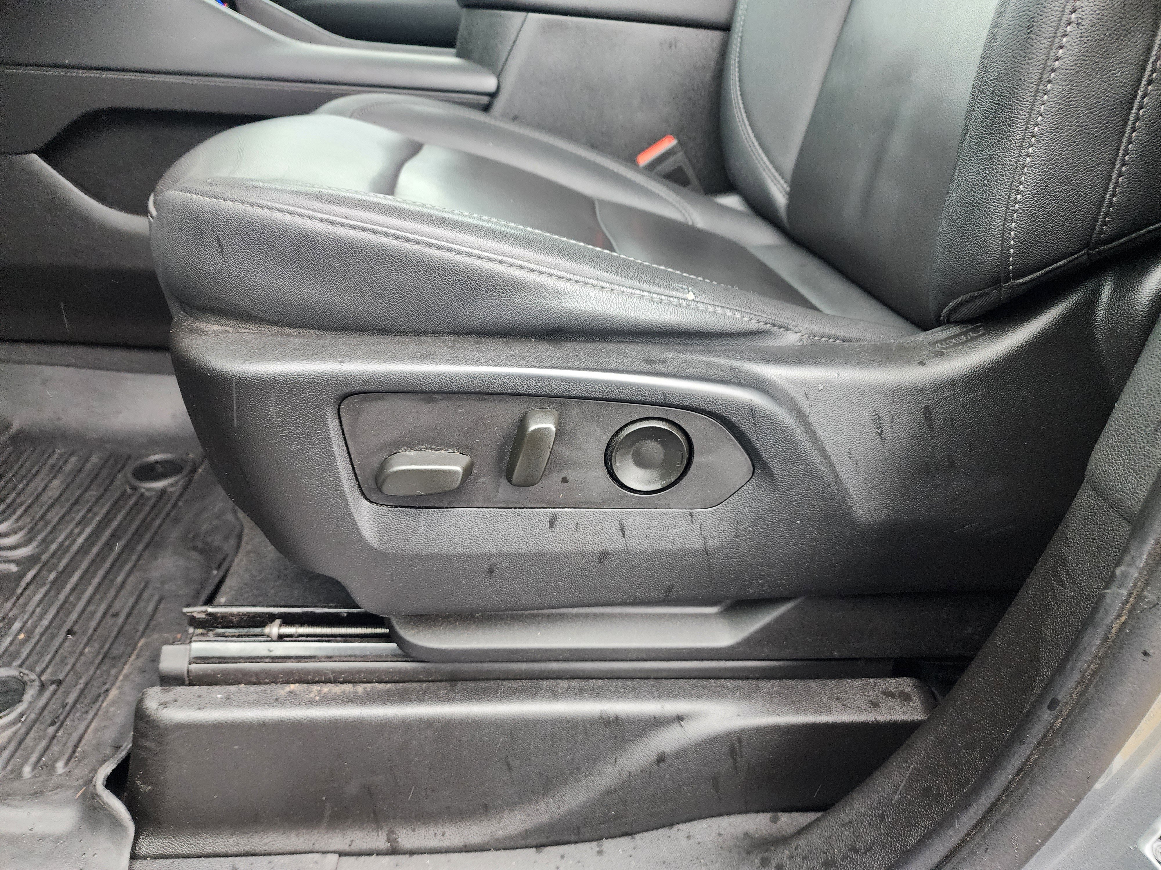 Used 2023 Chevrolet Tahoe Z71 w/ Off-Road Capability Package image 26