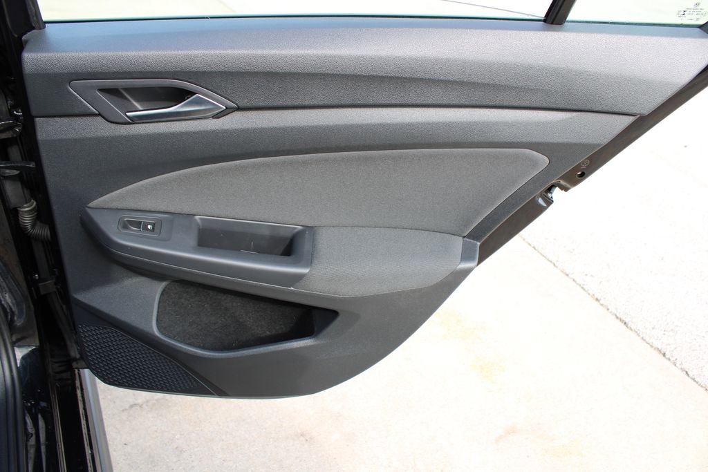 Certified 2022 Volkswagen GTI S image 21