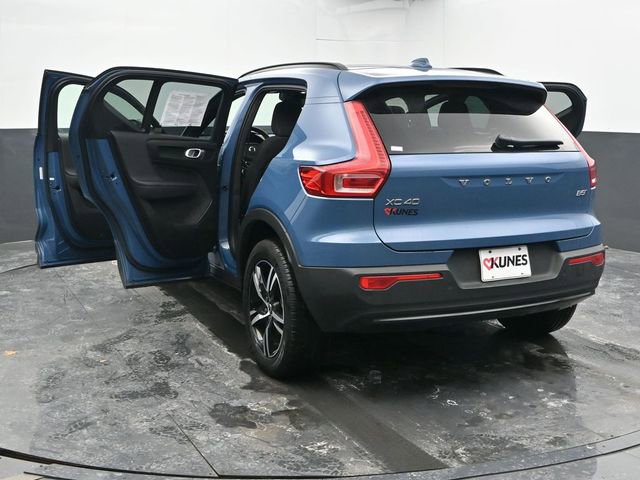 Used 2024 Volvo XC40 B5 Core image 54