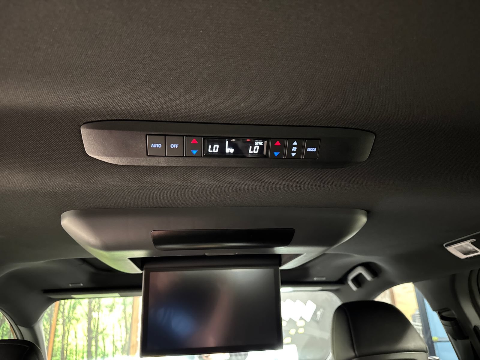 Used 2025 Toyota Sienna XSE w/ XSE Premium Package AWD/4WD image 24