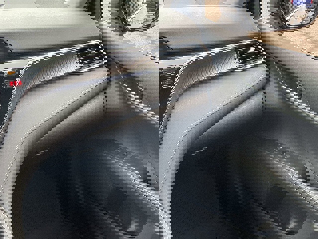 Used 2022 Toyota Camry XSE image 15