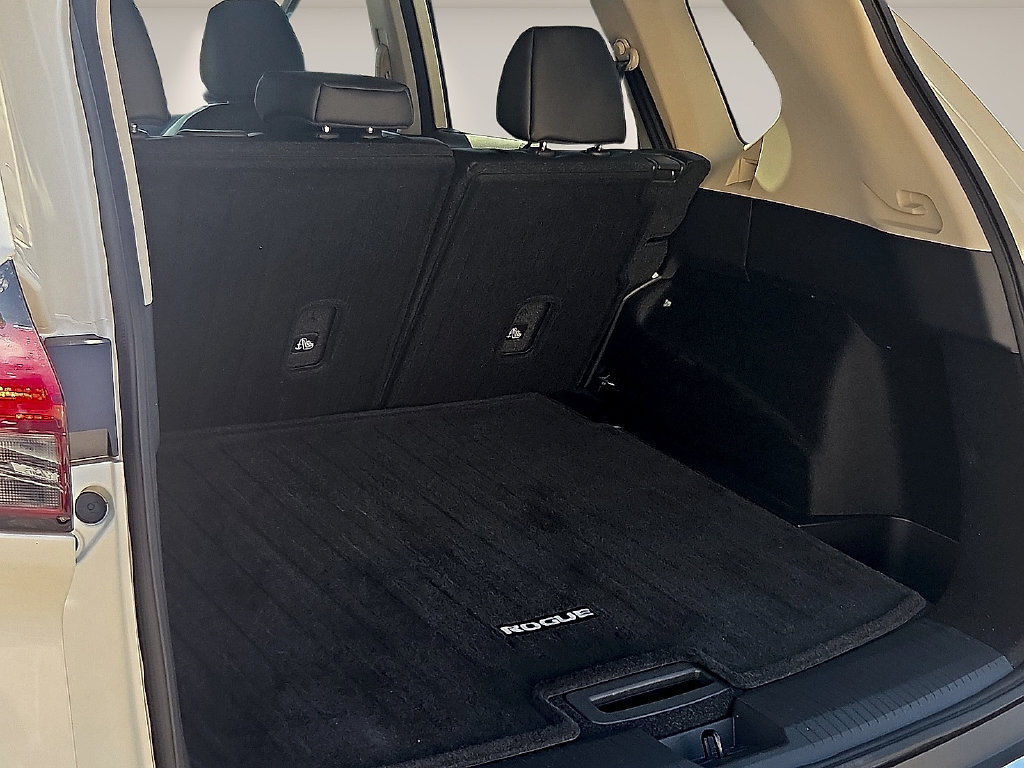 Used 2022 Nissan Rogue SV w/ SV Premium Package FWD image 10