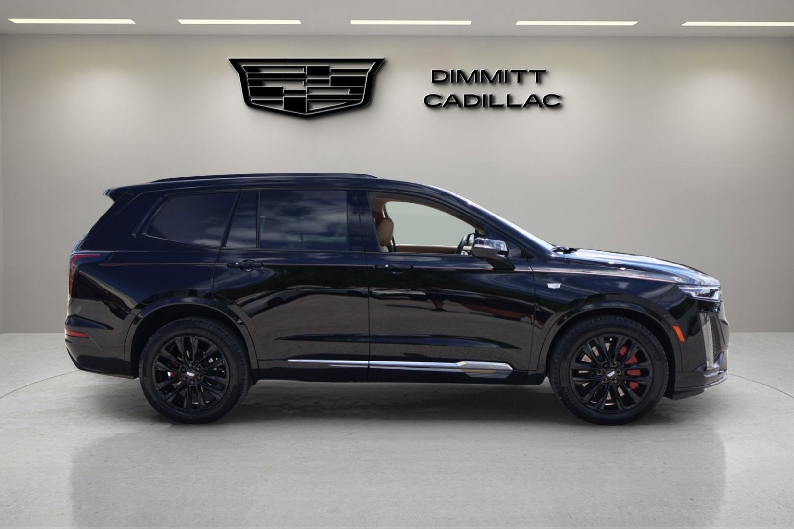 Used 2025 Cadillac XT6 Sport w/ Platinum Package AWD/4WD image 6