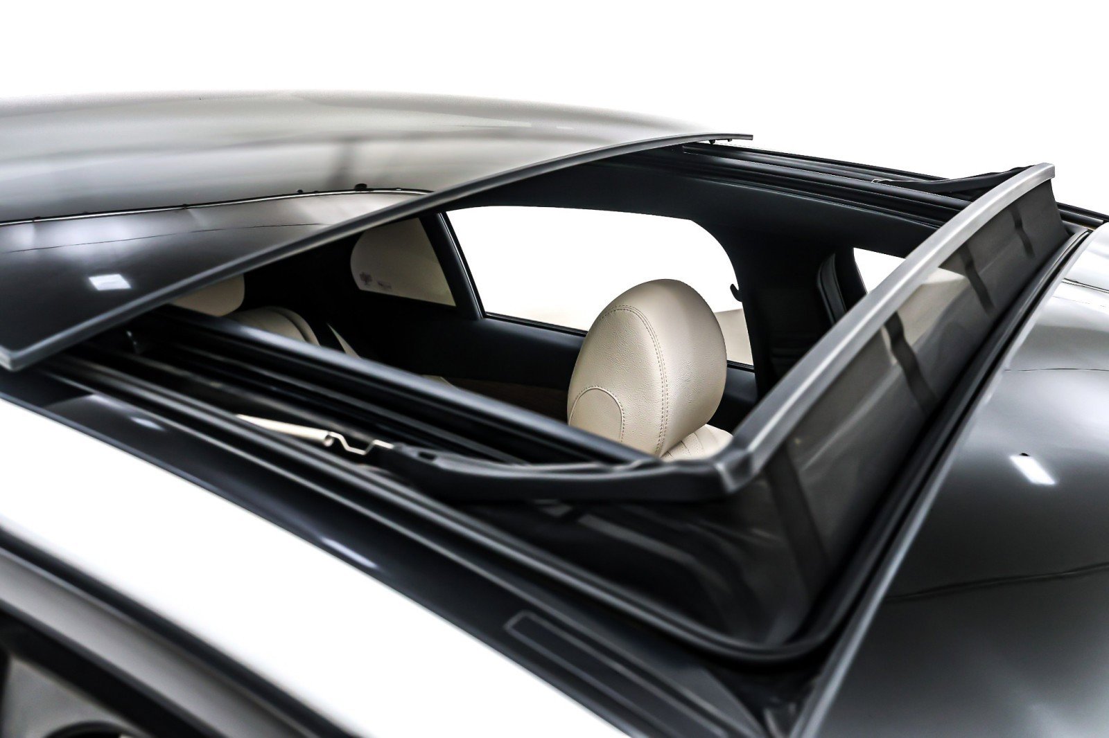 Used 2022 Mercedes-Benz E 350 Sedan w/ AMG Line Exterior image 23