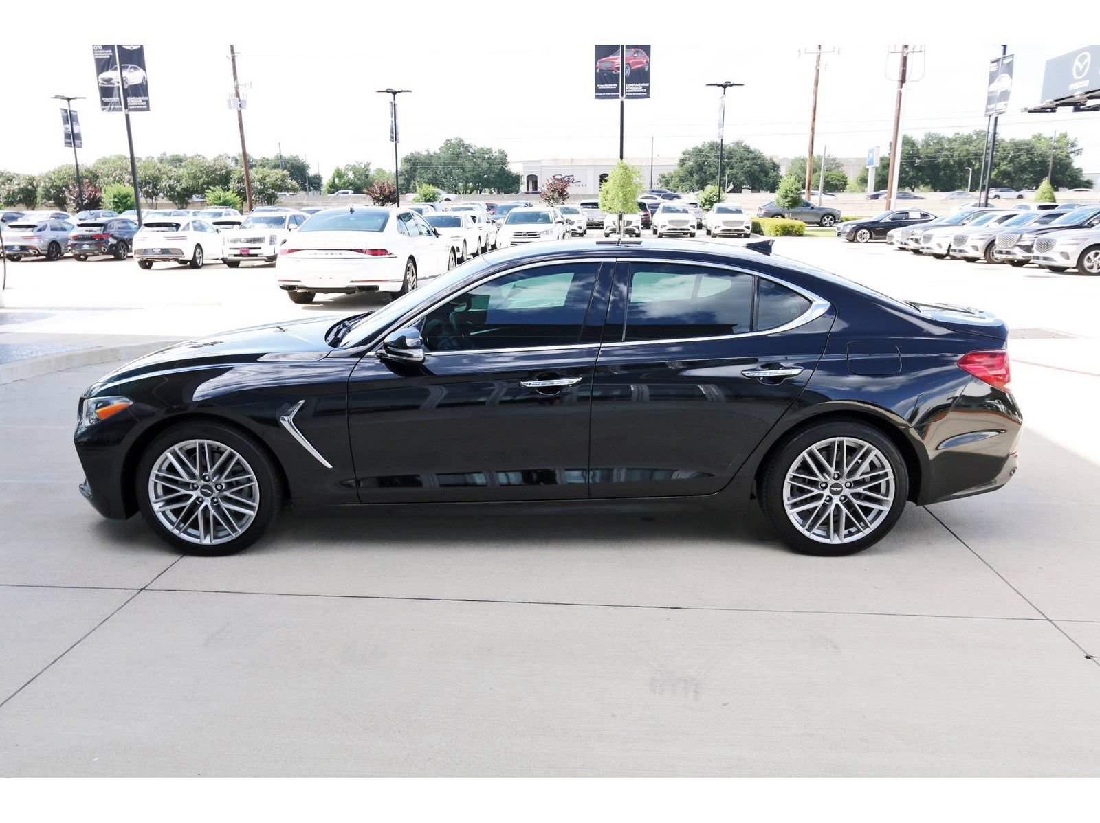 Used 2021 Genesis G70 2.0T RWD image 5
