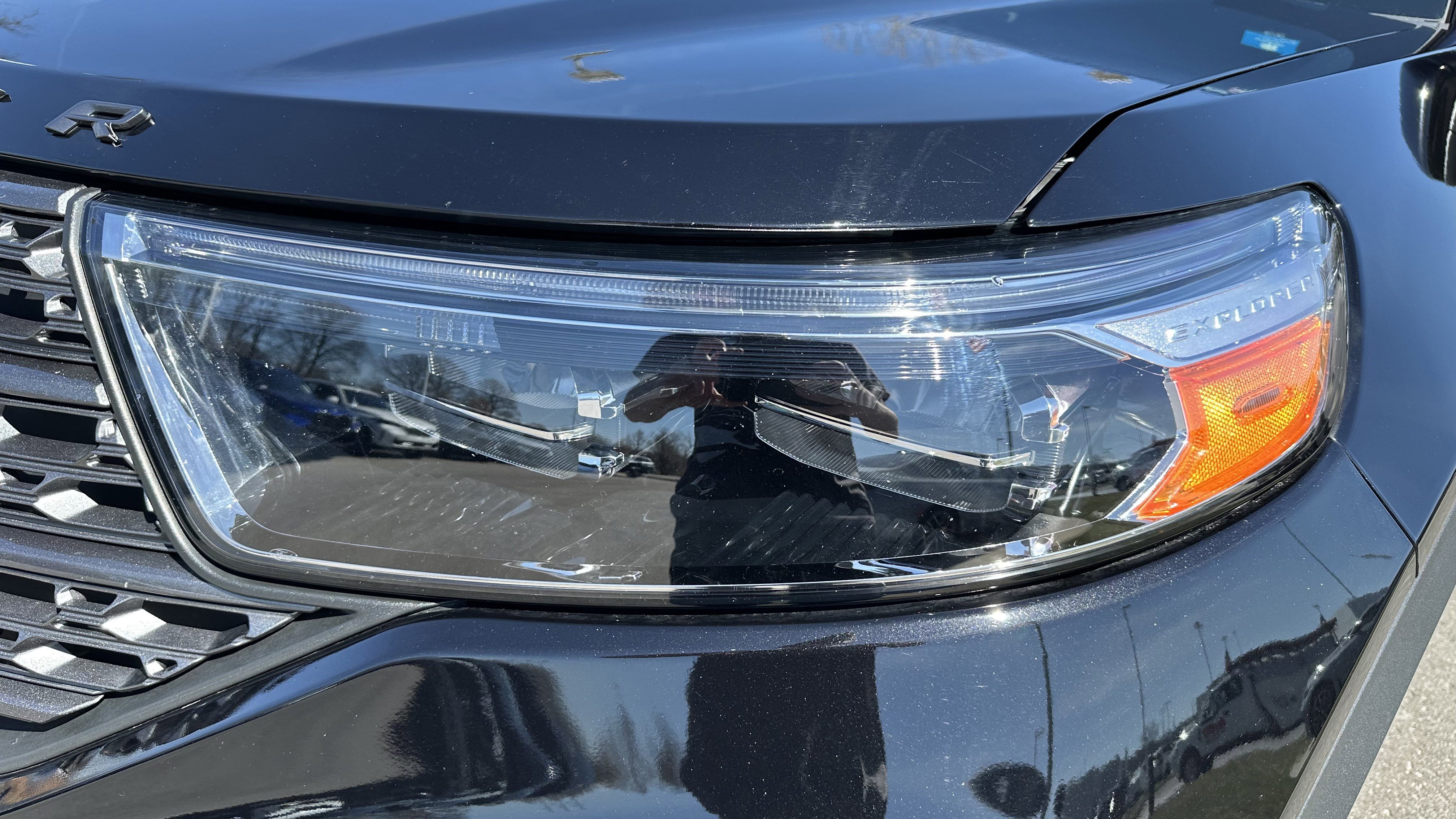 Used 2022 Ford Explorer XLT w/ Equipment Group 202A image 6