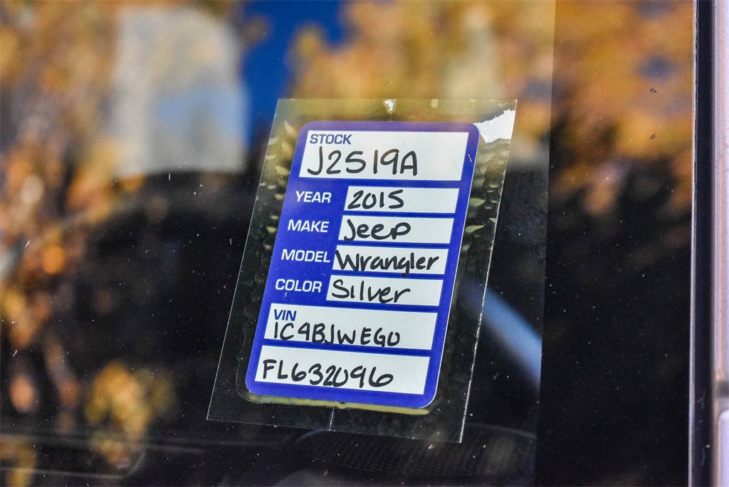 Used 2015 Jeep Wrangler Unlimited Sahara image 27