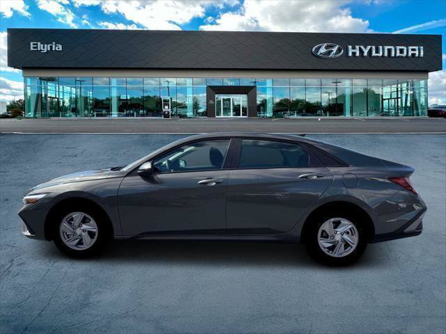 New 2026 Hyundai Elantra SE FWD image 3