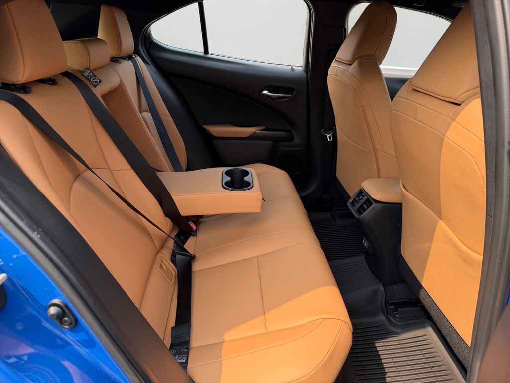 Used 2025 Lexus UX 300h AWD w/ Accessory Package (Z1) image 8