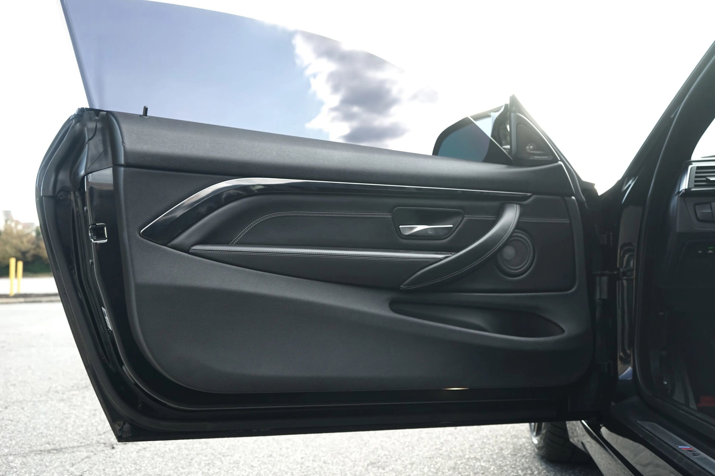 Used 2016 BMW M4 Coupe w/ Competition Package image 11