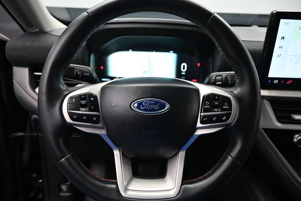 Used 2025 Ford Explorer Active AWD/4WD image 14