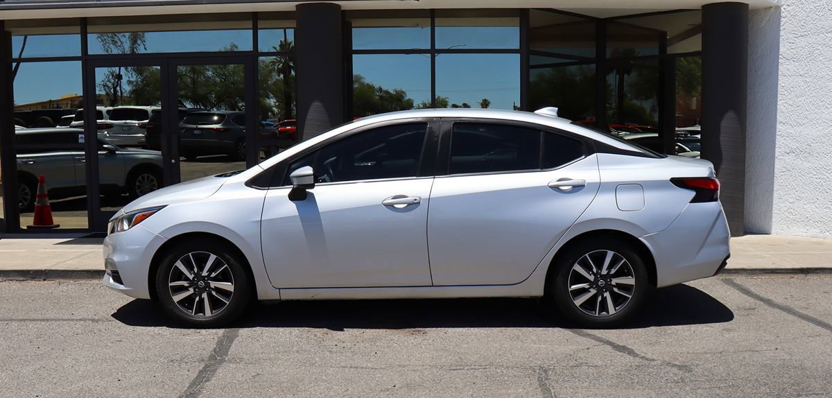 Used 2021 Nissan Versa SV FWD image 8