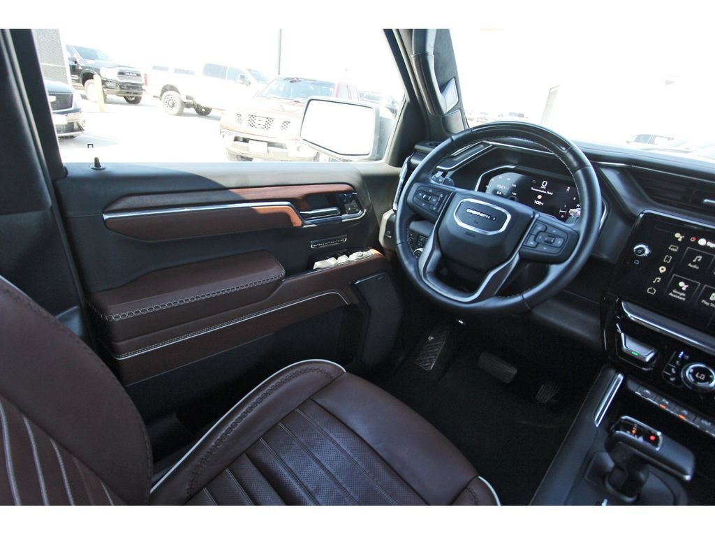 Used 2024 GMC Sierra 1500 Denali Ultimate AWD/4WD image 8