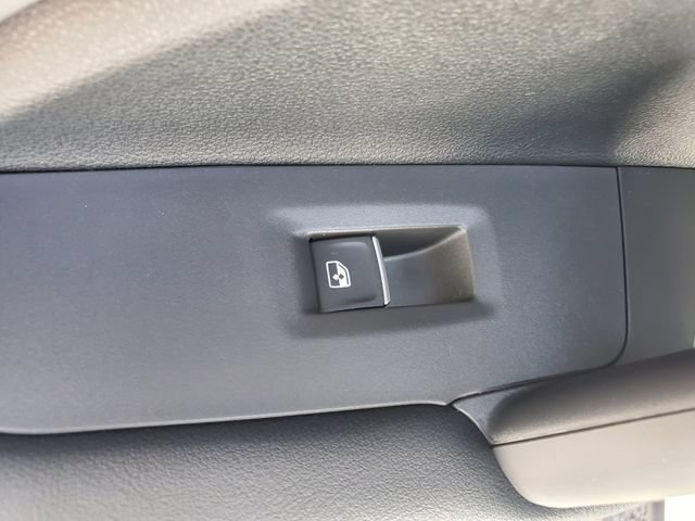 Certified 2025 Volkswagen Tiguan SE R-Line FWD image 21