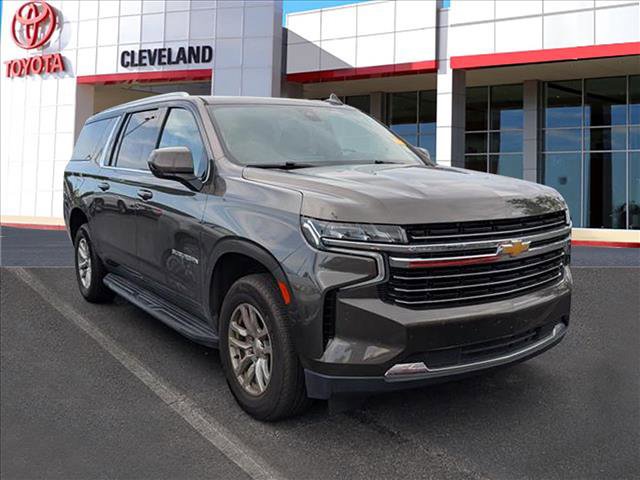 Used 2021 Chevrolet Suburban LT RWD image 2