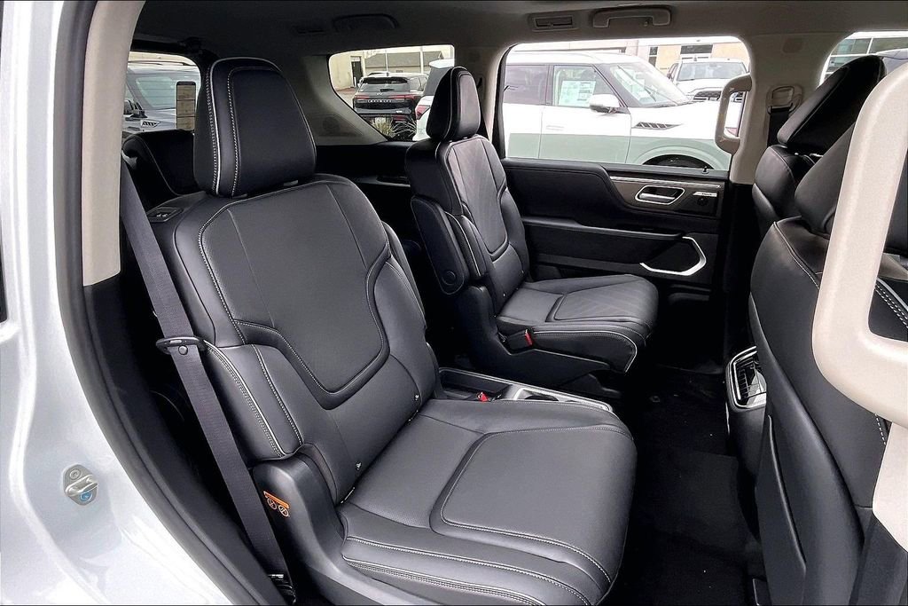 New 2026 INFINITI QX80 Luxe w/ Cargo Package RWD image 10