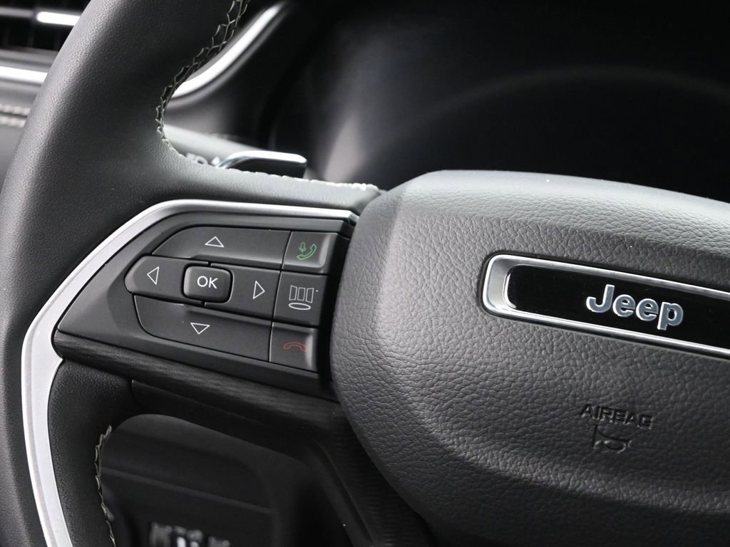 Used 2023 Jeep Grand Cherokee L Laredo AWD/4WD image 30