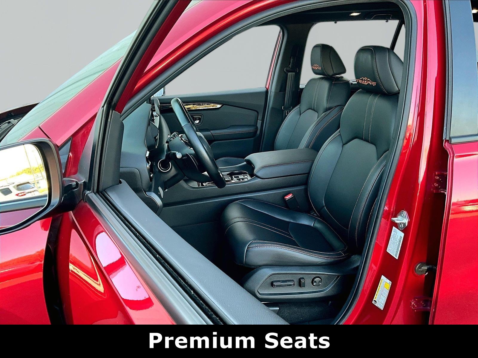 Used 2025 Honda Pilot TrailSport image 21