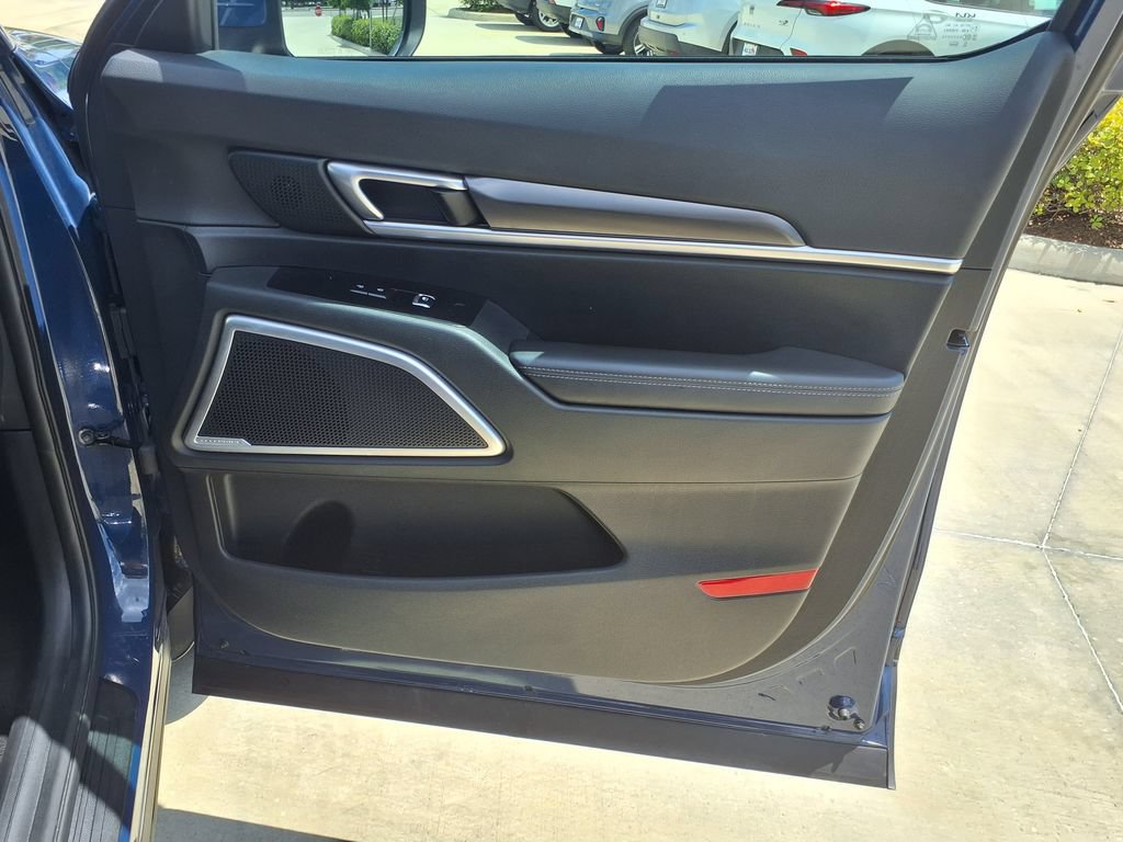 Used 2025 Kia Telluride S FWD image 24