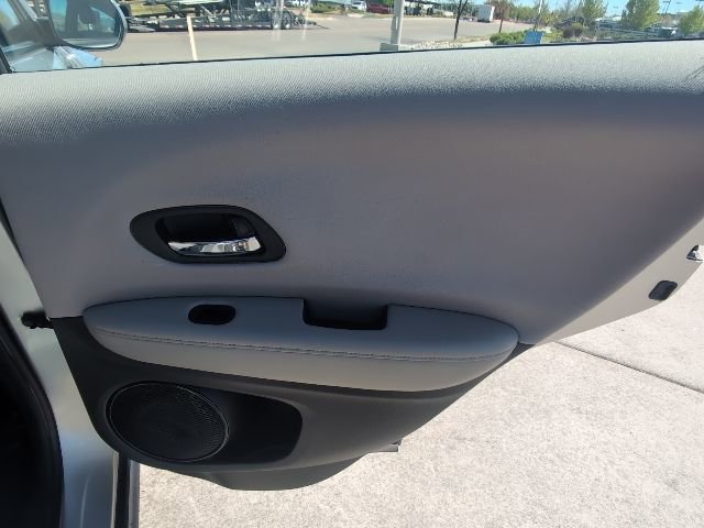 Used 2016 Honda HR-V LX image 29