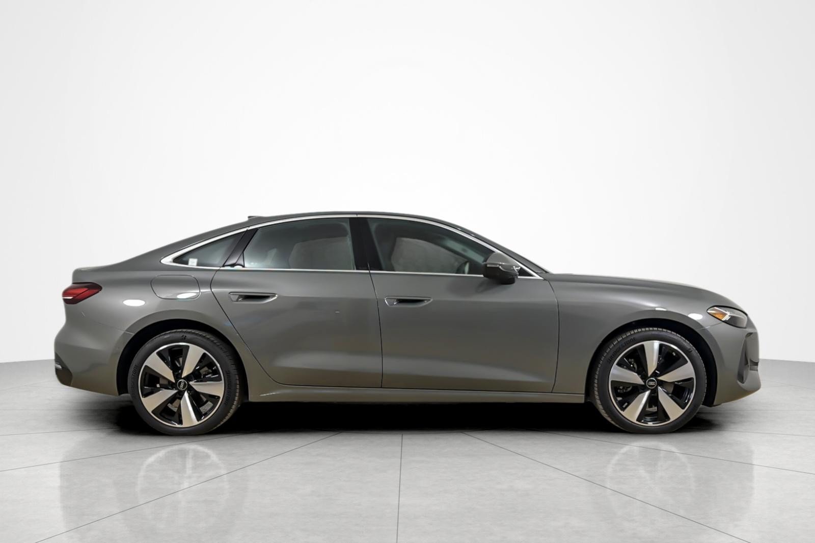 Used 2025 Audi A5 2.0T Premium Plus w/ Premium Plus AWD/4WD image 6