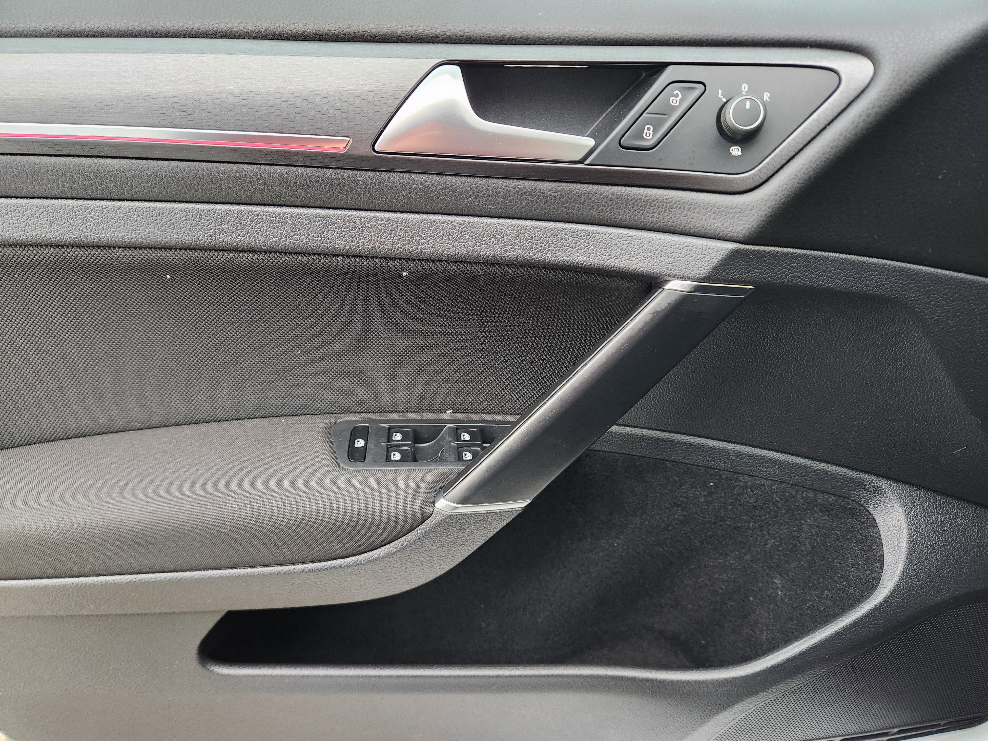 Used 2020 Volkswagen GTI S image 21