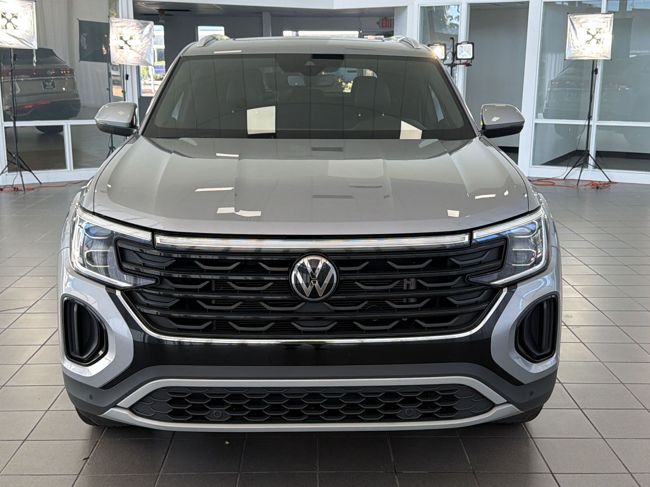 Used 2024 Volkswagen Atlas Cross Sport SE FWD image 6
