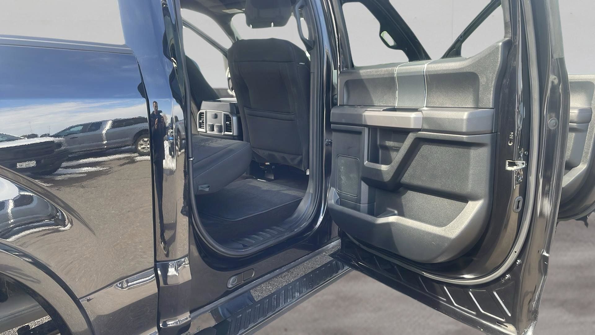 Used 2019 Ford F150 XLT w/ Equipment Group 302A Luxury image 18