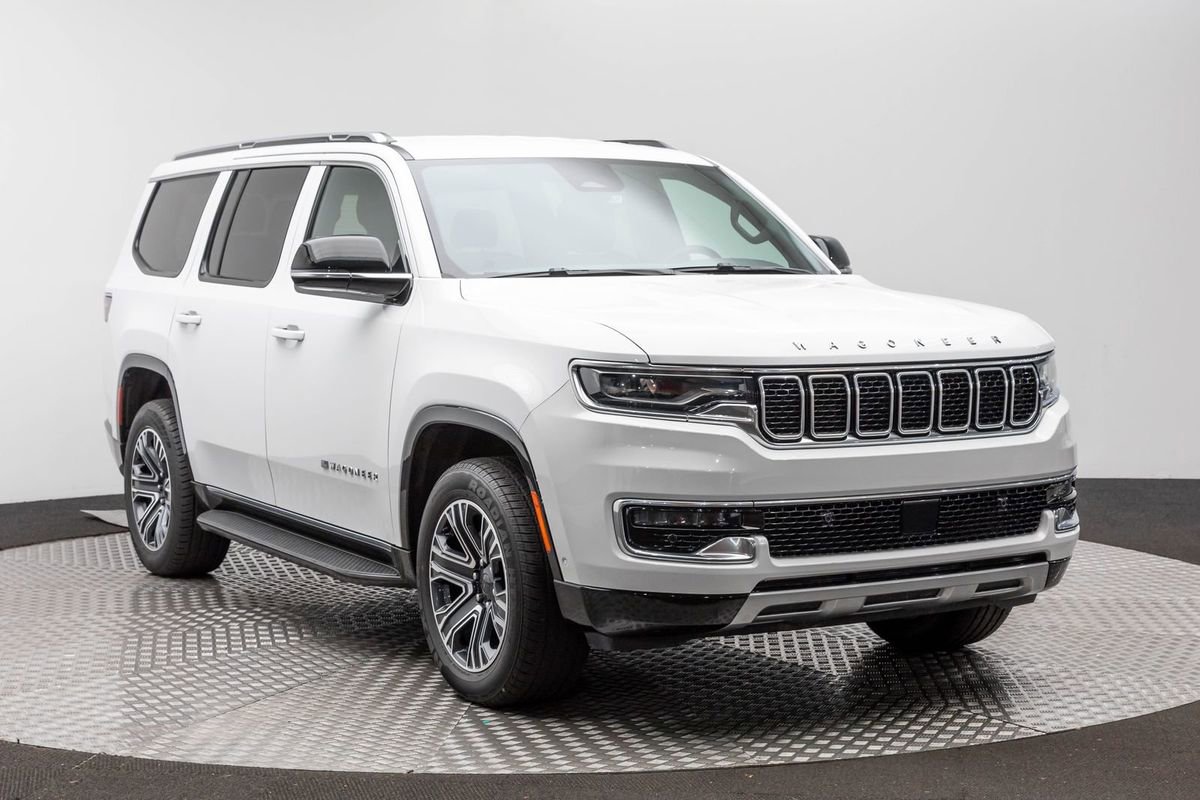 Used 2024 Jeep Wagoneer Series II image 4