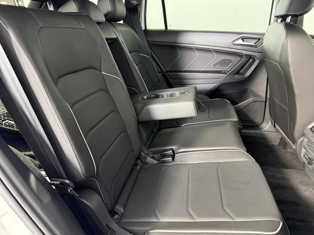 Used 2023 Volkswagen Tiguan SEL R-Line AWD/4WD image 30