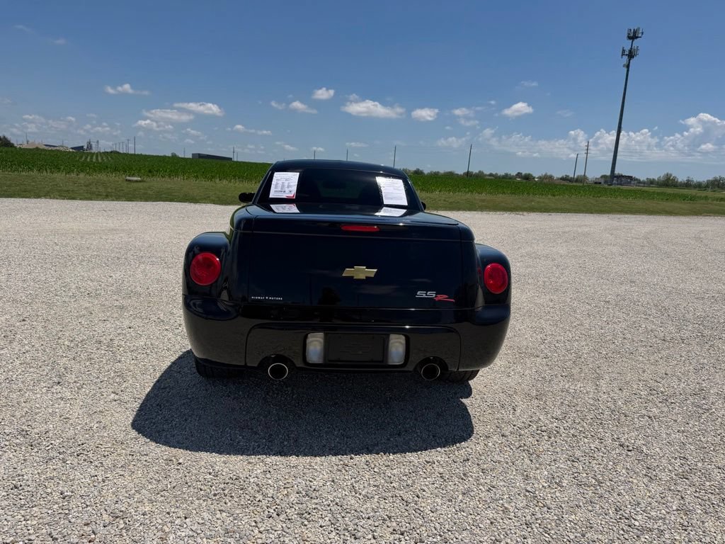 Used 2003 Chevrolet SSR w/ Preferred Equipment Group RWD image 4