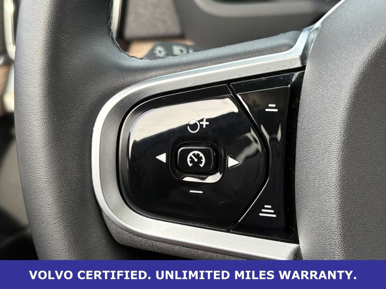 Certified 2025 Volvo XC90 B6 Plus image 22