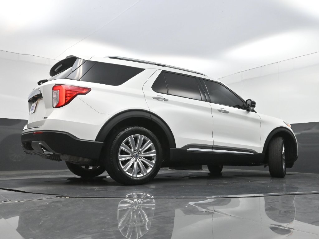 Used 2022 Ford Explorer Limited w/ Equipment Group 301A AWD/4WD image 33