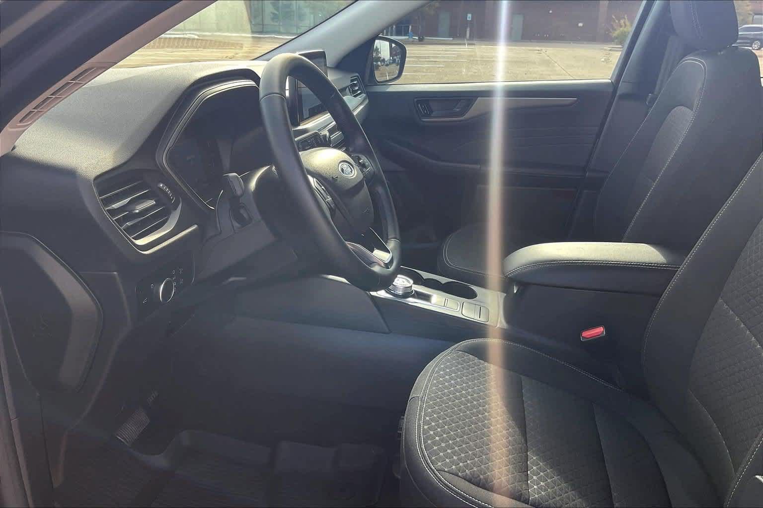 Used 2024 Ford Escape Active FWD image 2