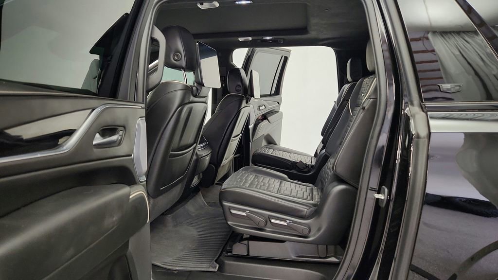 Used 2023 Cadillac Escalade ESV V w/ Heavy-Duty Trailer Package image 34