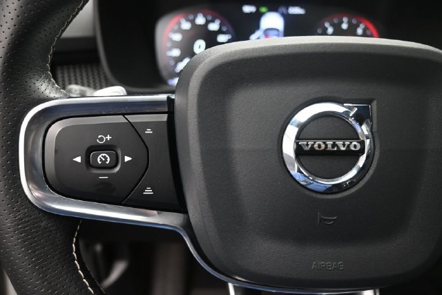 Used 2020 Volvo XC40 T5 R-Design w/ Protection Package AWD/4WD image 15