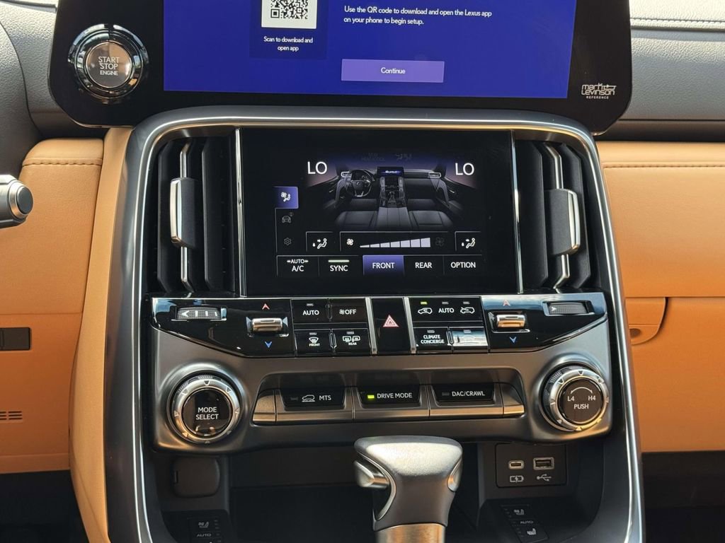 Used 2024 Lexus LX 600 4WD w/ Luxury Package image 21