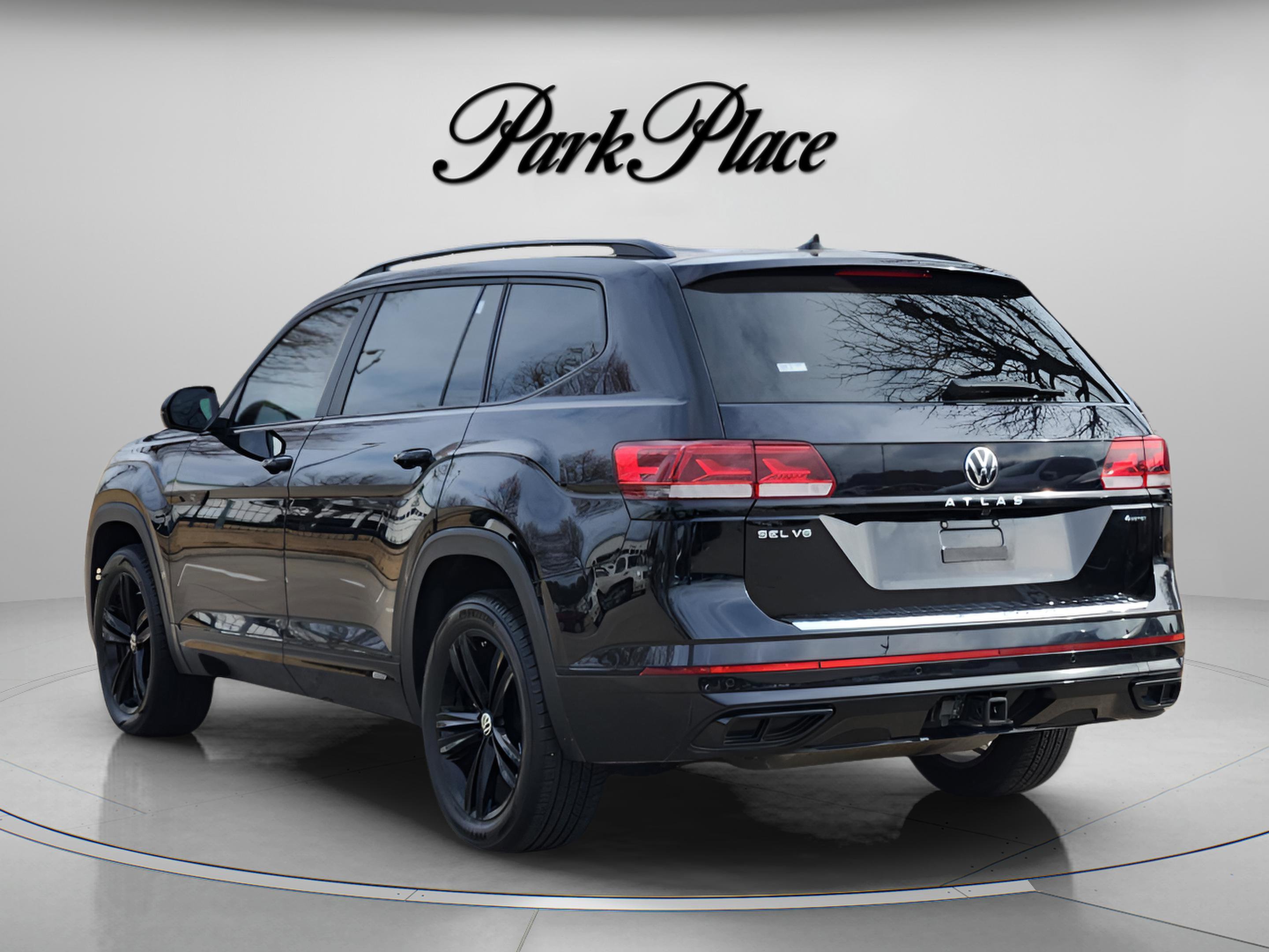 Used 2023 Volkswagen Atlas SEL R-Line image 3