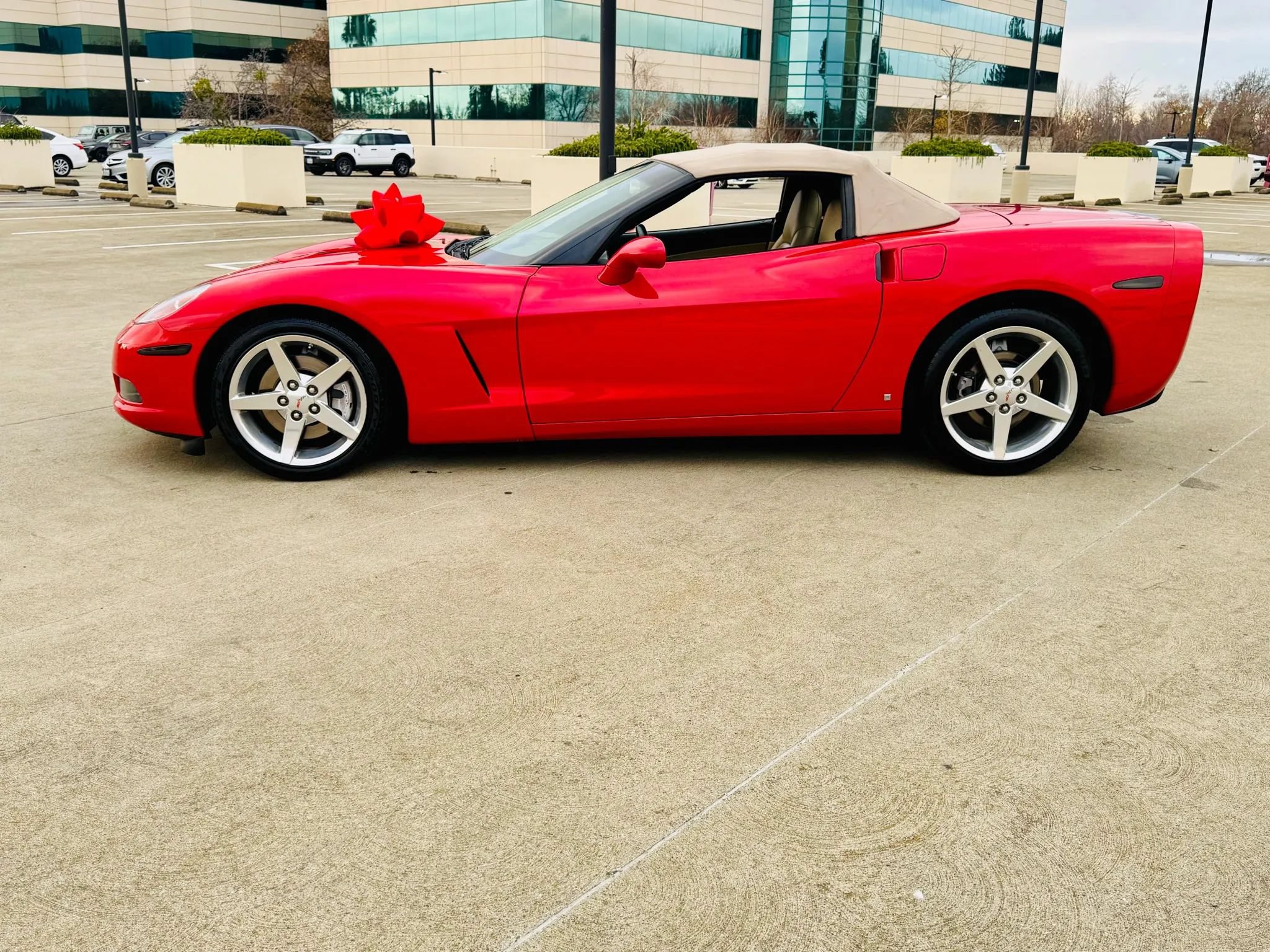 Used 2006 Chevrolet Corvette Convertible w/ Preferred Equipment Group RWD image 48