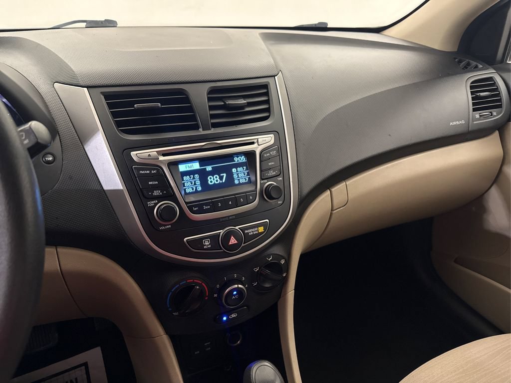 Used 2017 Hyundai Accent SE FWD image 39