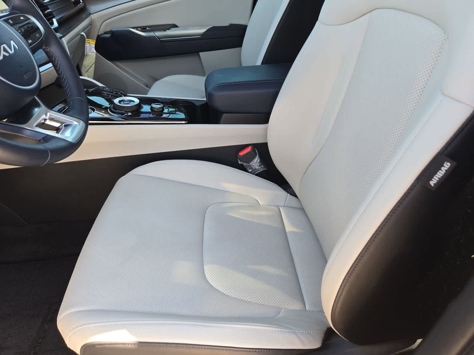 Certified 2025 Kia Sportage EX AWD/4WD image 15