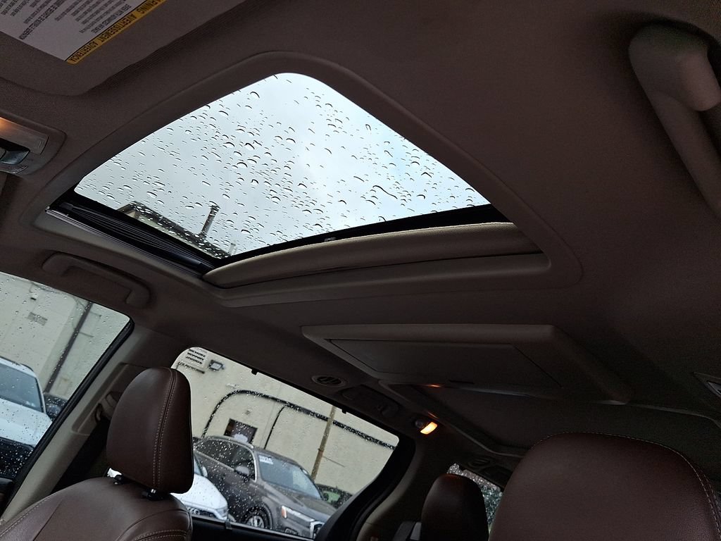 Used 2015 Toyota Sienna Limited Premium FWD image 16