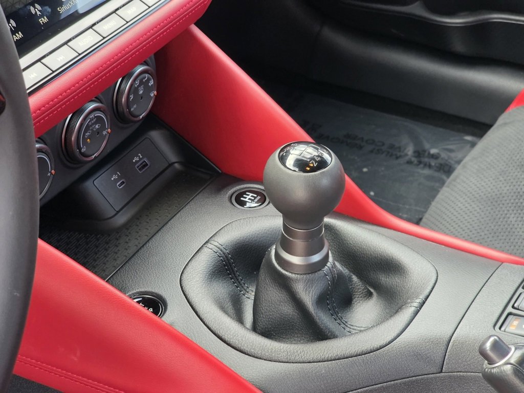 Used 2024 Nissan Z Performance w/ Floor Mat Package image 24