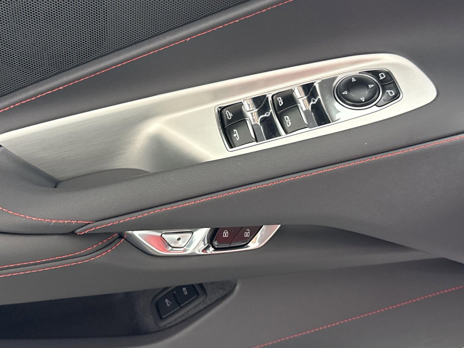 New 2025 Chevrolet Corvette E-Ray w/ Battery Protection Package image 15