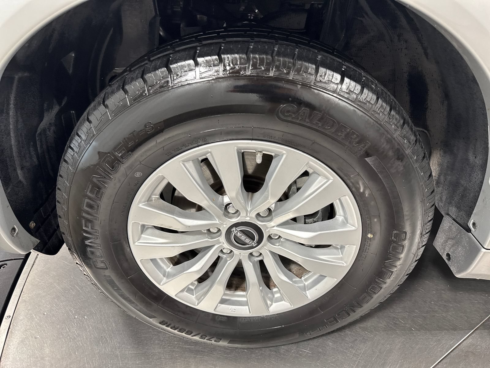 Used 2021 Nissan Armada SV AWD/4WD image 2
